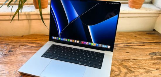 Jak wyłączyć ekran MacBooka: 3 metody