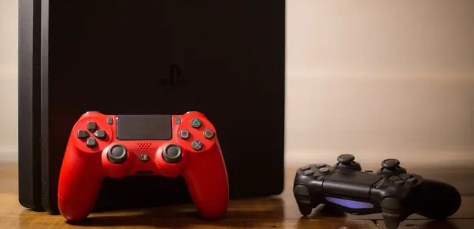 如何重新定位你的PS4双摇杆控制器的按钮 如何 第1张